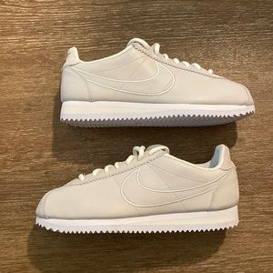 Nike Classic Cortez, 7, pale grey, NWT